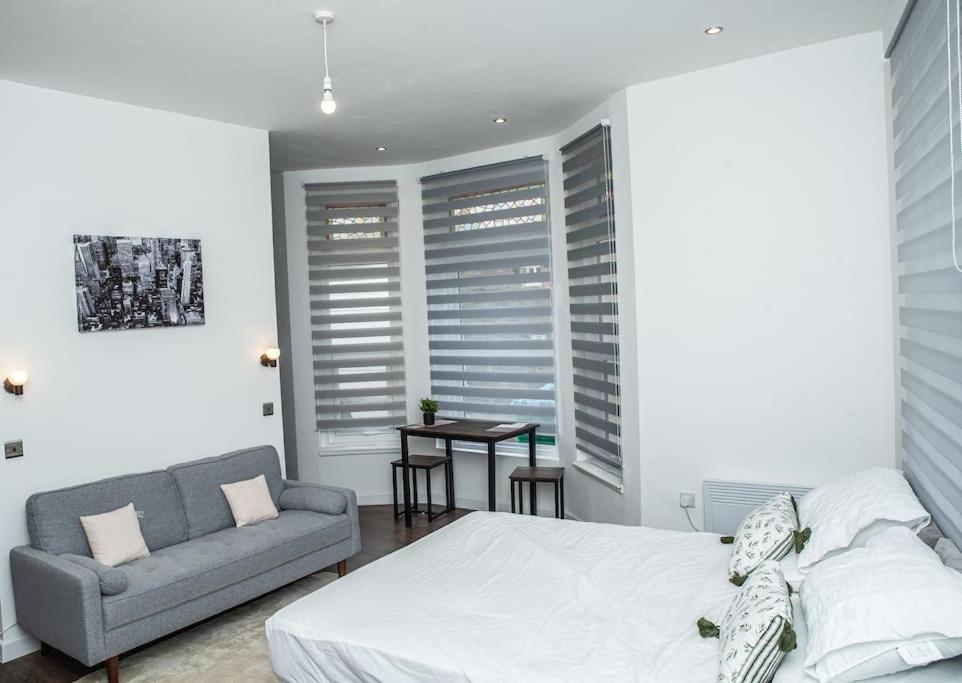 Aylesbury Apartment 1 With Free Parking Ngoại thất bức ảnh
